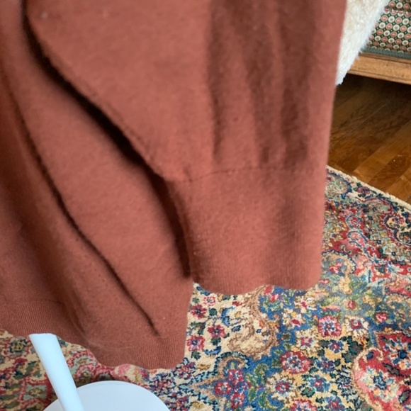 Talbots viscose blend 3/4 sleeve stretch sweater. Worn a couple of times - Picture 4 of 6